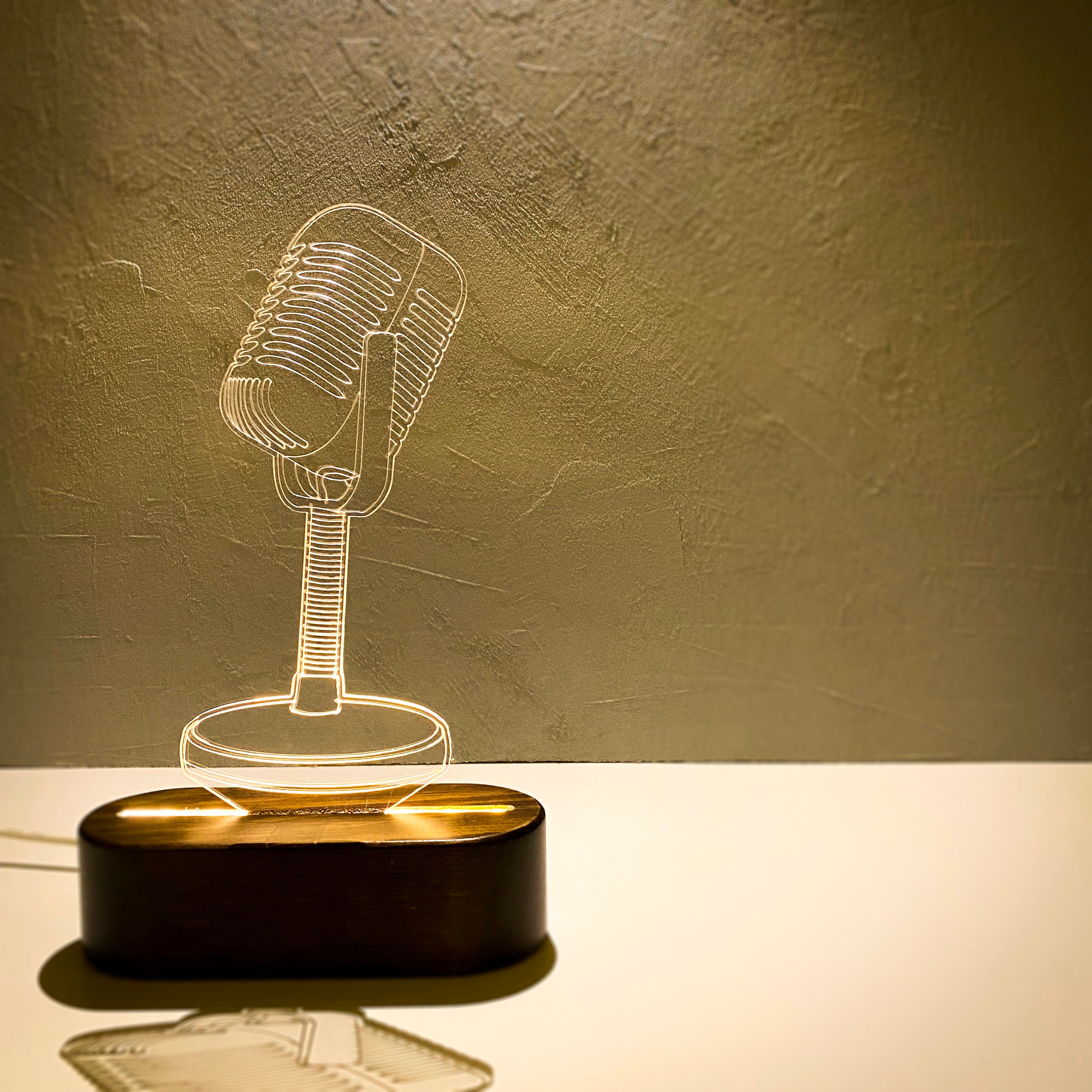 18. Microphone 3D Illusion Lamp
