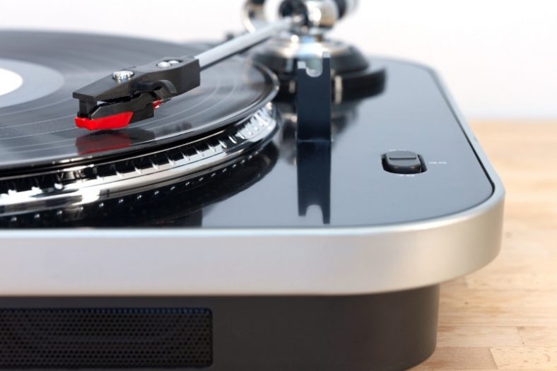 The-Best-Bluetooth-Turntables