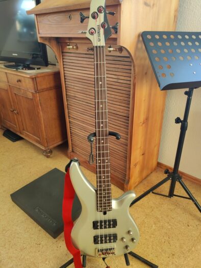 A four-string electric bass guitar